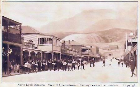 Newspapers announce the Mt Lyell disaster - 40kB jpg