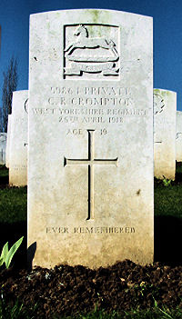 Charles Reginald's headstone March 2007 - 31kb jpg