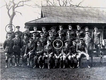 Harry Crompton with Nelson VC - 55kB jpg