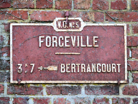 Forceville sign post - 62kB jpg