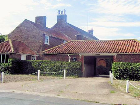 Westfield, Nafferton 2001 - 42kB jpg