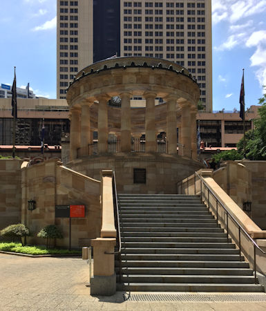 Brisbane's war memorial - 48kB jpg