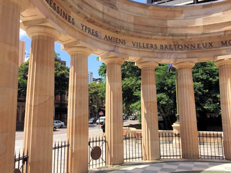 Brisbane's war memorial - 44kB jpg