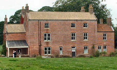The back of Cottam House in 2005 - kB jpg