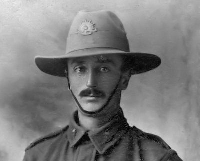 Head and shoulder portrait of John Henry - 17Kb jpg