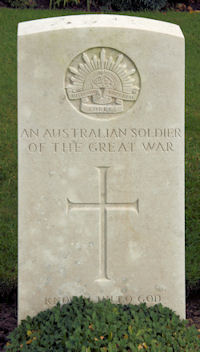 Tyne Cot grave of an unknown Australian - 16kB jpg