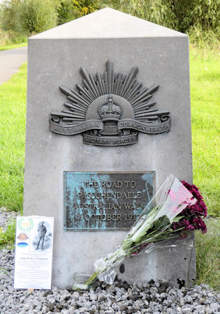 The first Obelisk on the Australian Walk, Zonnebeke - 47kB jpg