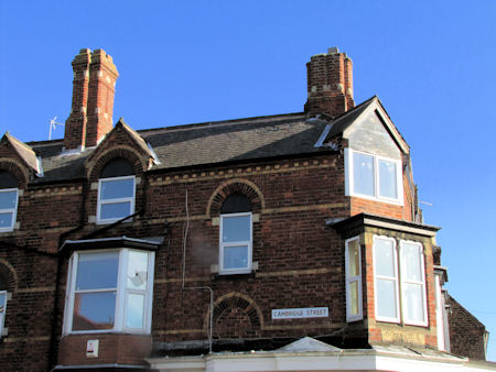 Close-up of 2 Cambridge Street, Bridlington 2010 - 38kB jpg