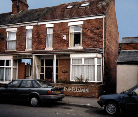 2 Clifton Street Hornsea 2000 - 48kB jpg