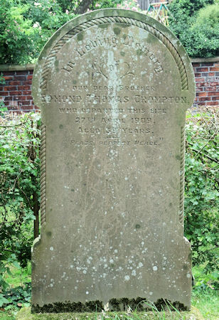 Thomas Edmund Crompton's headstone - 57Kb jpg