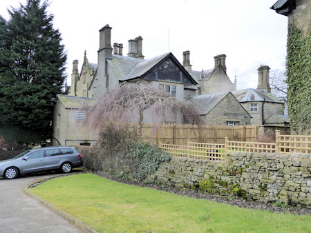 Falcon Hotel rear from Falcon Gardens - 42kB jpg