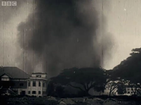 Singapore burning 15 February 1942 - 17kB jpg