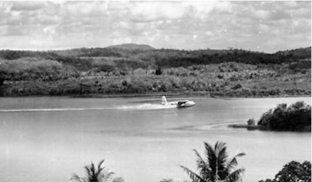 Sunderland landing at Koggala - 25kB jpg