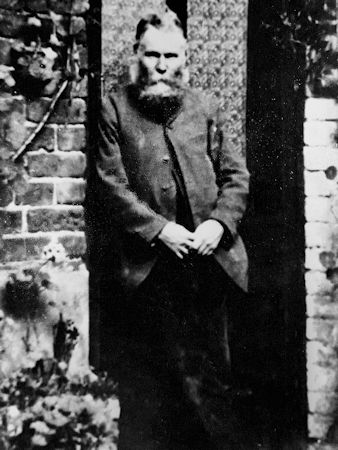Thomas Edmond Crompton c.1900 - 37kB jpg