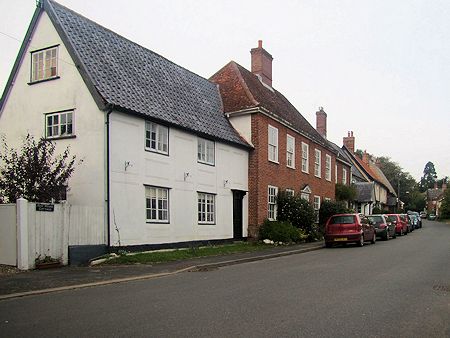 Low Street, Hoxne 12/10/14 - 33kB jpg