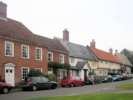 Low Street, Hoxne 12/10/14 - 27kB jpg