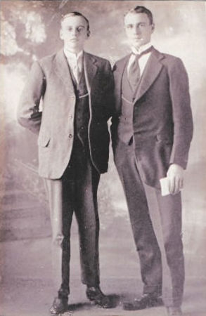 Bill Lund left Frank Lund right - 23kB jpg