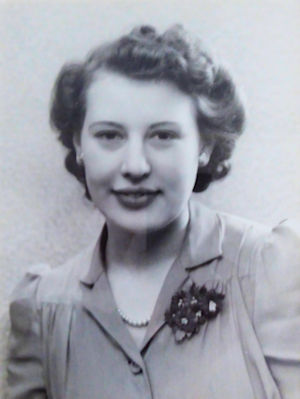 Joan Pitts 1943 - 18kB jpg