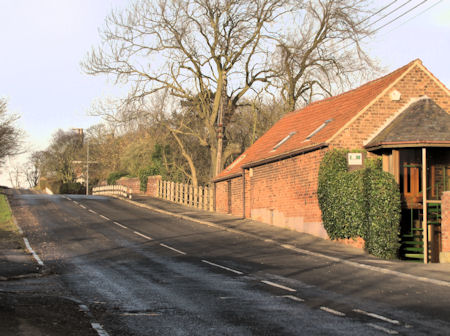 Period buildings, before the bridge 2011 - kB jpg