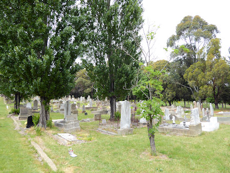 Caleb Crompton's grave - 64kB jpg