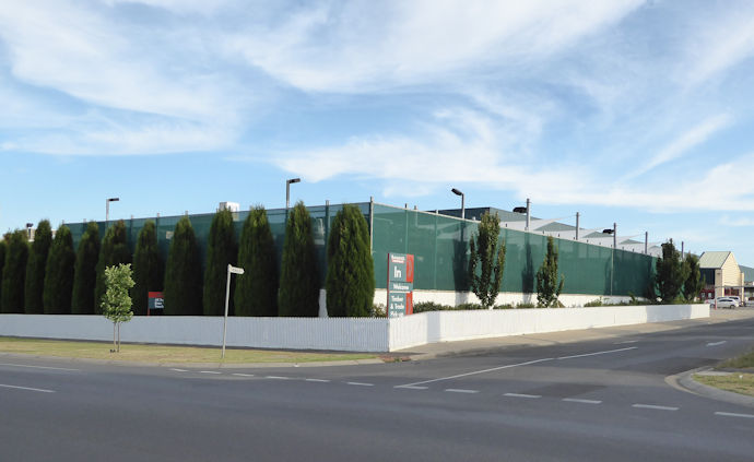 709 MacArthur 24 November 2015 - 42kB jpg