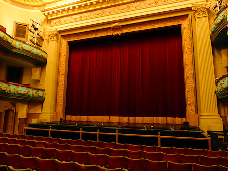 HMT stage - 52kB jpg