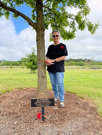 Leslie Blackman's tree Miners Rest - 59kB jpg