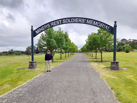 Gertie with Emily, Laura Kate and Mary Elizabeth - 38kB jpg