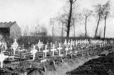 Royal Berks Cemetery 1917 - 96kB jpg