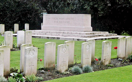 Stone of Remembrance, Royal Berks Cemetery - 108kB jpg