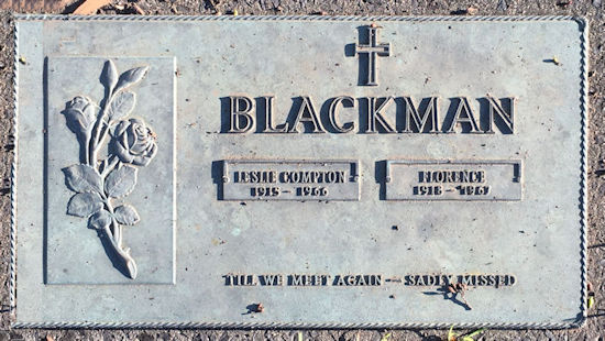Leslie Crompton Blackman's grave marker - 59kB jpg