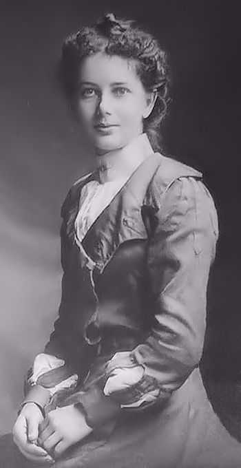 Mable Blackman studio portrait - kB jpg