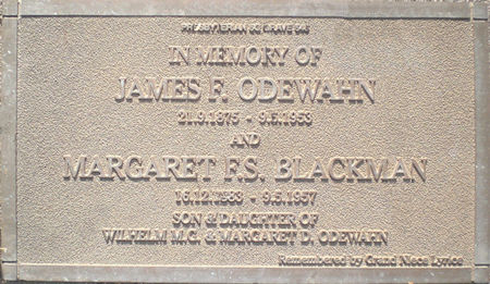 Margaret Blackman's headstone - 43kB jpg