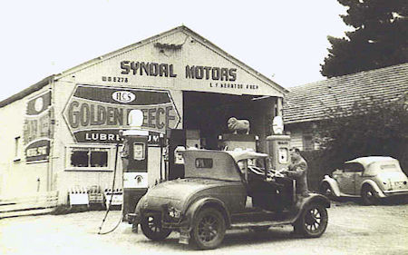 Blackman family car 1952 - 36kB jpg