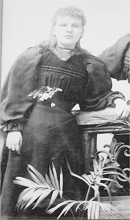 Annie Florence Cox c.1895 - 30kB jpg