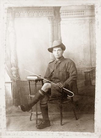 Les Blackman c.1916 - 30kB jpg