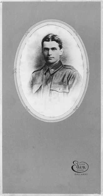 Les Blackman c.1916 - 31kB jpg