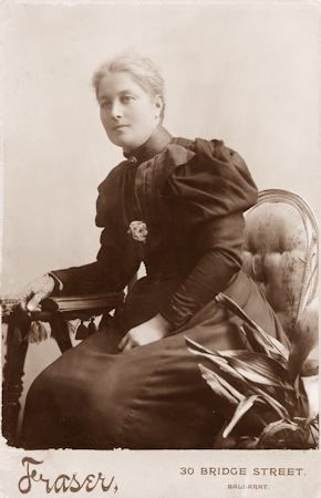 Maralena Crompton/MacDonald - 18kB jpg