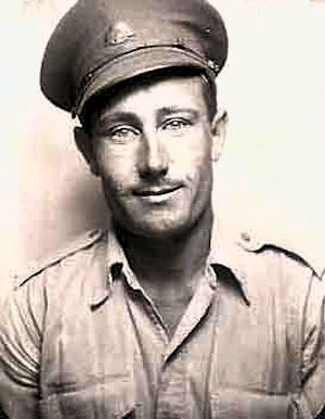 Jack Forsyth in WW2 uniform - 23kB jpg