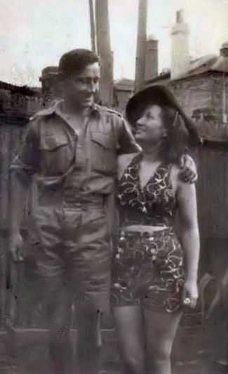 John francis Forsyth and Ellen Forsyth at 99 Best Road during WW2 - 26kB jpg