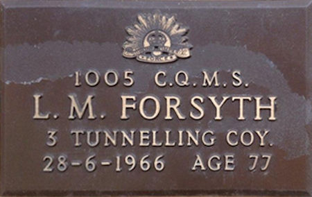 Les Forsyth memorial plaque Springvale - 27kB jpg