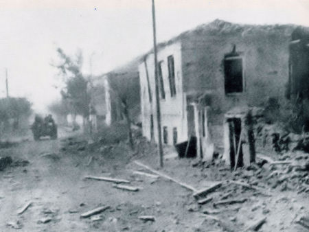 Norman Kenneally Larisa - 28kB jpg