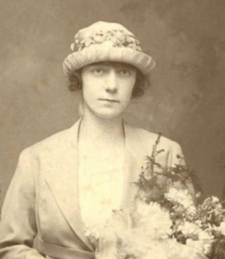 Adelaide Neely c1919 - 24Kb jpg