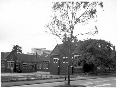 A later Errol Street School - 28kB jpg