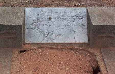 Sydney John Neely's headstone - 35kB jpg