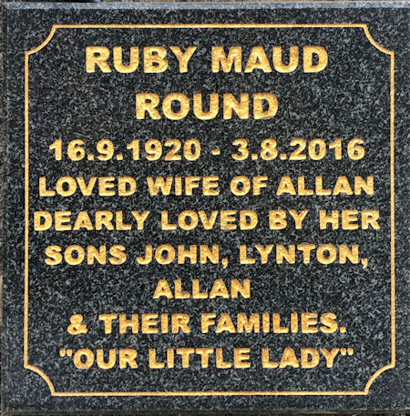 Ruby Round's headstone - 103kB jpg