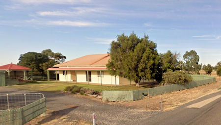 Thomas Riverside Road 28kB jpg