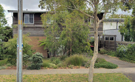 11 Holing Street - 46kB jpg