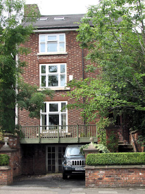 46 Stockport Road - 48kb jpg