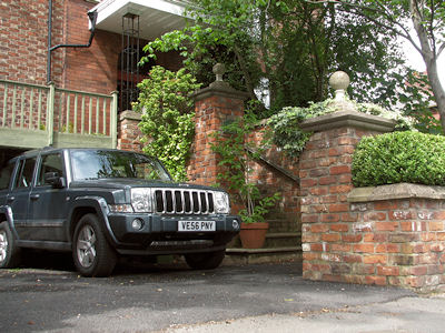 Entrance steps to Silverhill- 47kB jpg